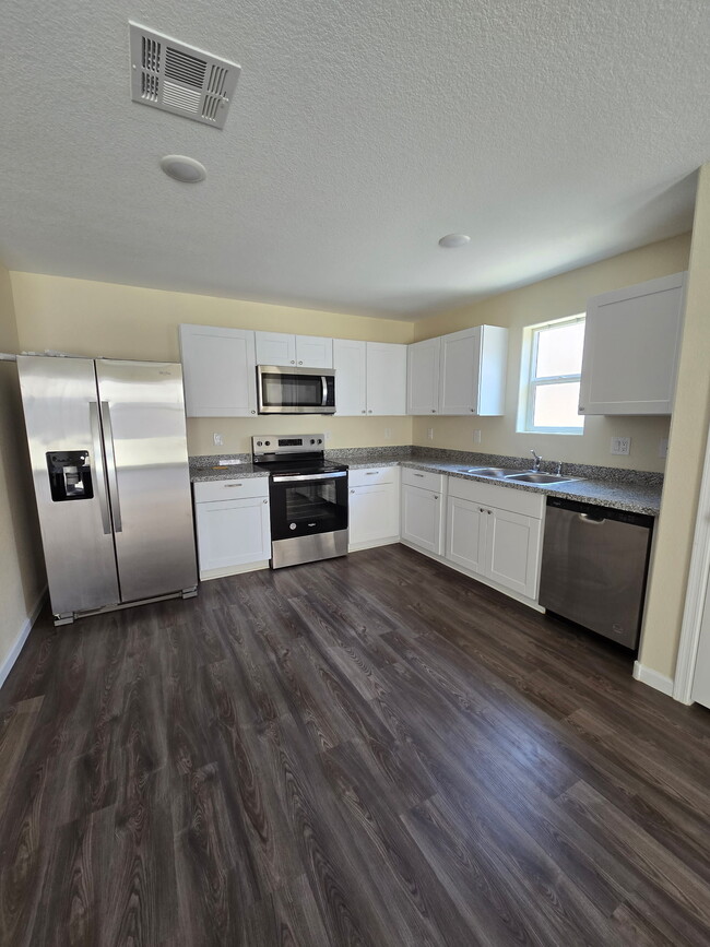 Primary Photo - 2384 Tapatio Dr