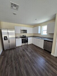 Building Photo - 2384 Tapatio Dr