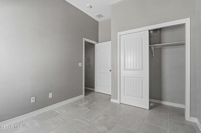 Building Photo - 941 Gulf Streams Ave