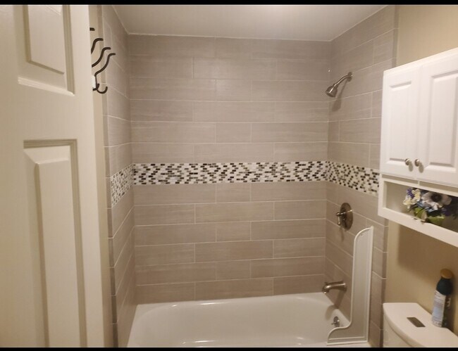 bathroom - 73 Grew Ave