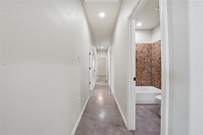 Building Photo - 533 Jack Rabbit Ln