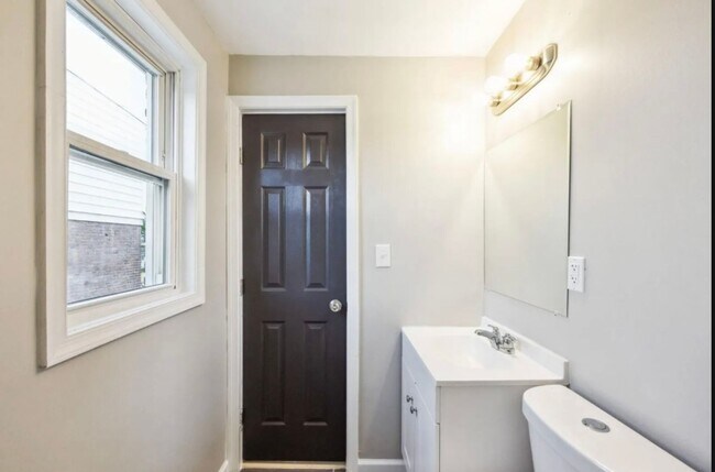 Building Photo - Fully Renovated Two-Bedroom Townhome In Du...