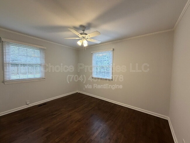 Building Photo - 5044 Baylor Dr