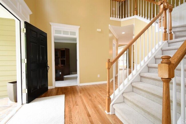 Building Photo - 460 Summer Breeze Ct.