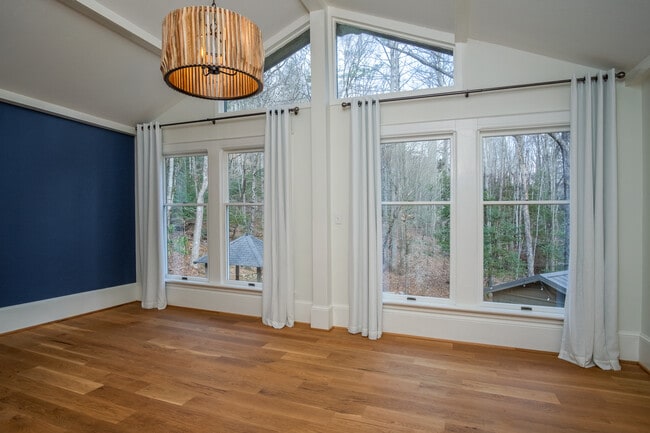 Building Photo - 780 Hart Rd