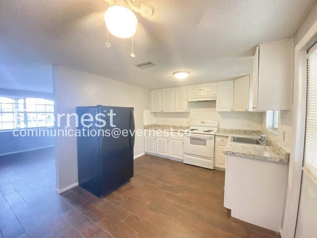 Building Photo - 6723 Ranchwood Loop