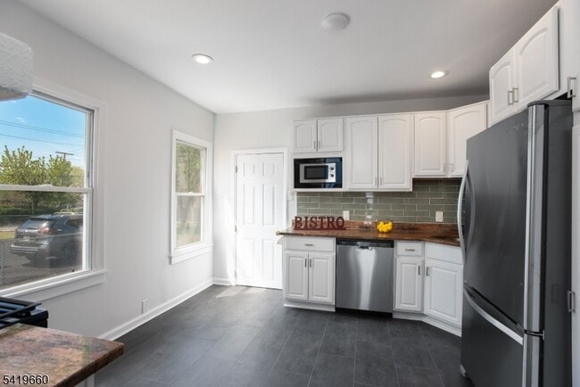 Building Photo - 108 Thomas St