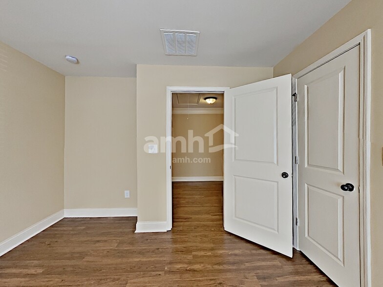 Building Photo - 2113 Stancil Point Drive