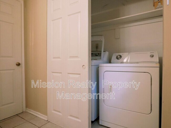 Building Photo - 13701 Arrowood Ct