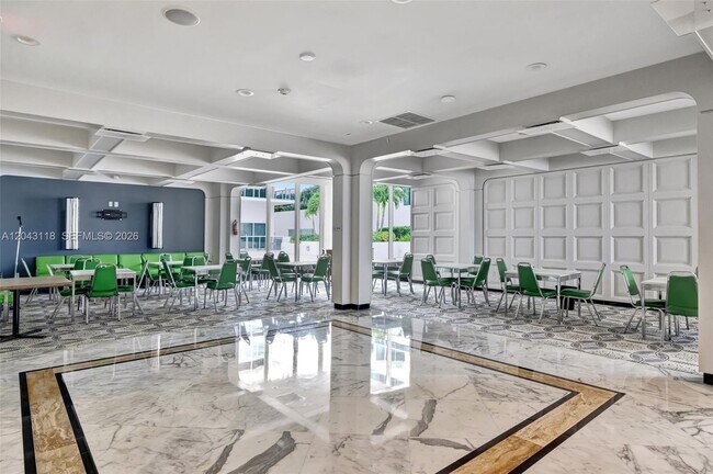 Building Photo - 2751 S Ocean Dr