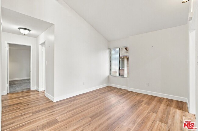 Building Photo - 2322 Palos Verdes Dr W