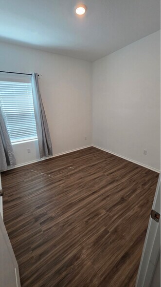 Building Photo - 311 Sunfish Ln