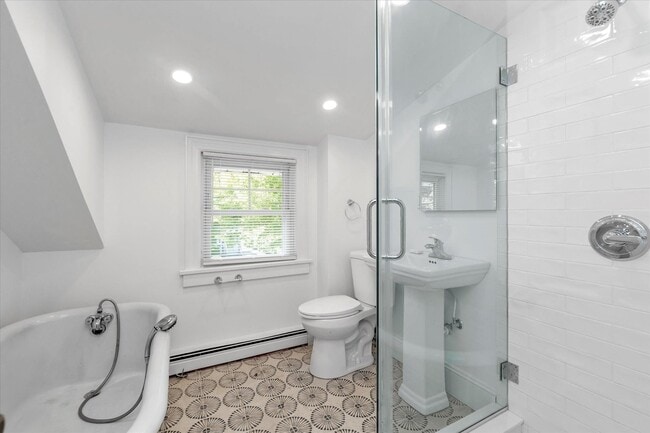 Building Photo - 23 S Bayles Ave