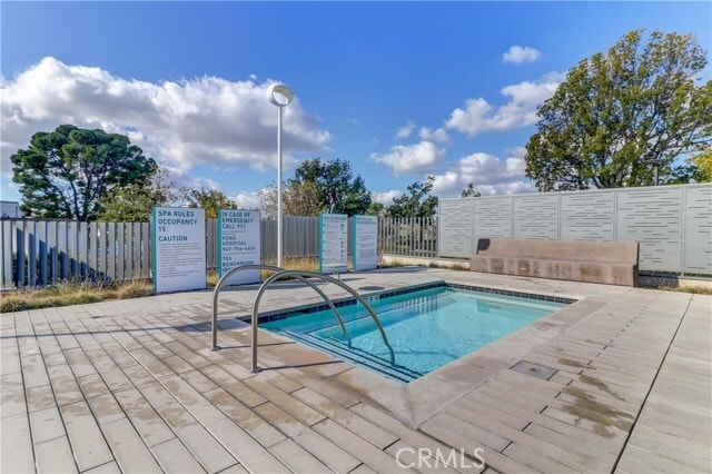 Building Photo - 130 Spectacle