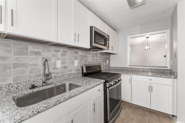 Building Photo - 308 Cumberland Ct SE