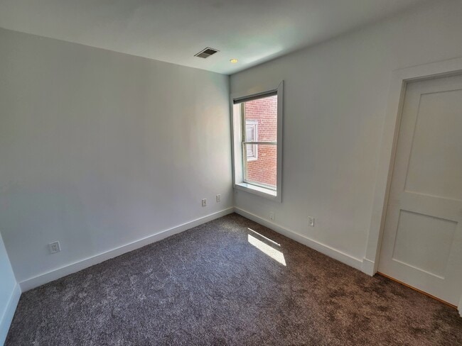 Building Photo - 1350 Randolph St NW