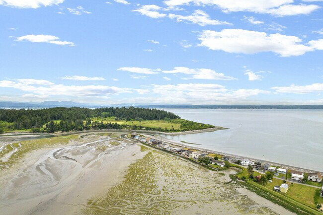 Building Photo - 260 E Driftwood Shores Rd