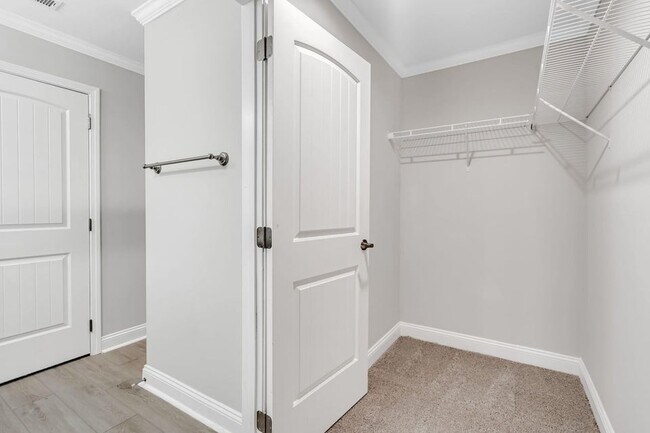 Closet - 6884 Willa Ct