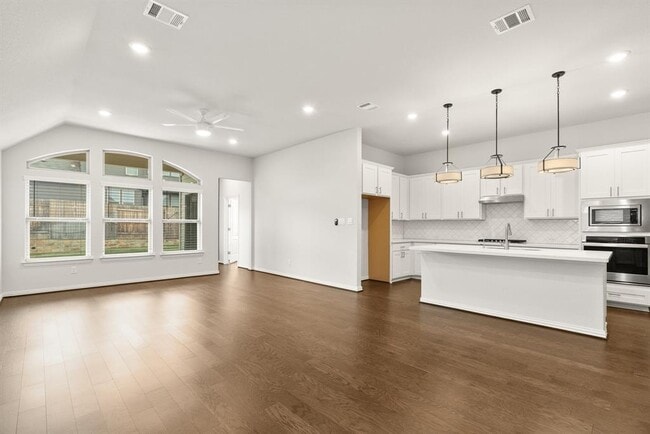 Building Photo - 223 Oleander Loop