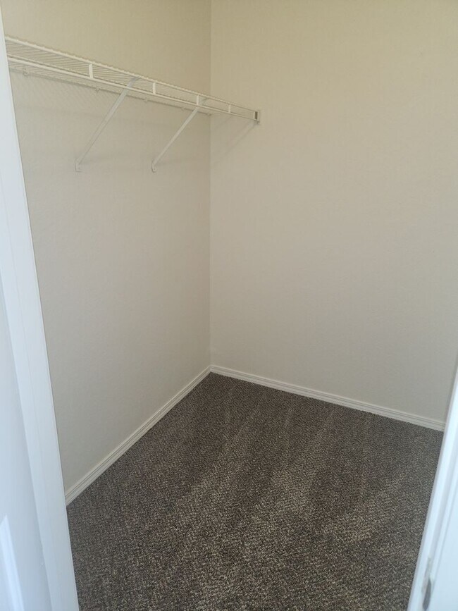 Building Photo - For Rent