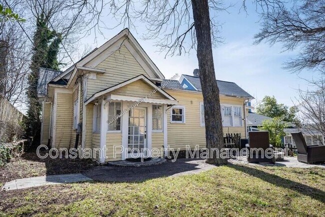 Building Photo - 979 Highland Terrace