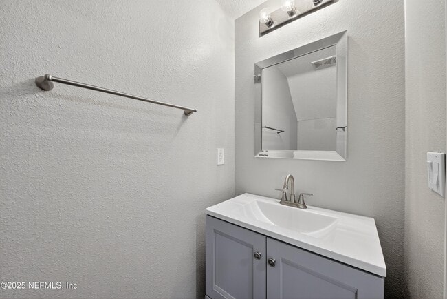 Building Photo - 834 Black Cherry Dr S