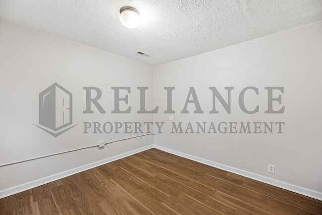 Building Photo - 508 N Tracy St