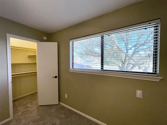 Building Photo - 15006 Elmont Dr
