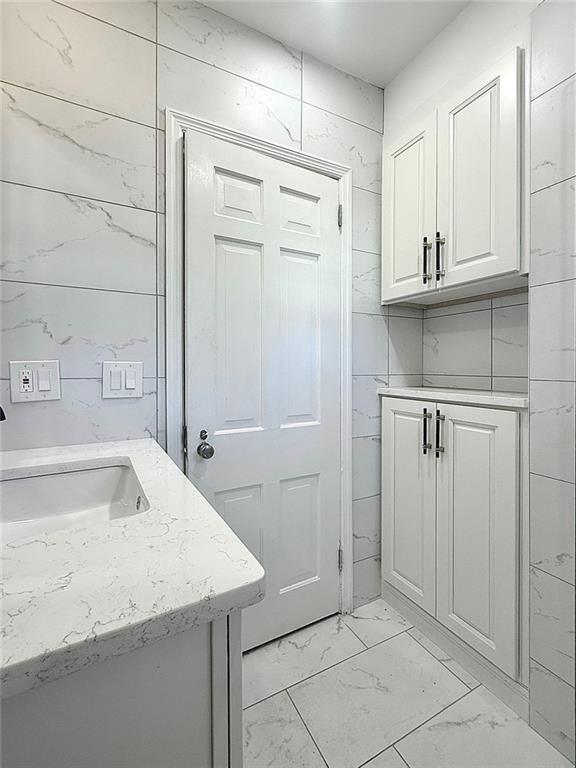 Building Photo - 200 W Paces Ferry Rd NW