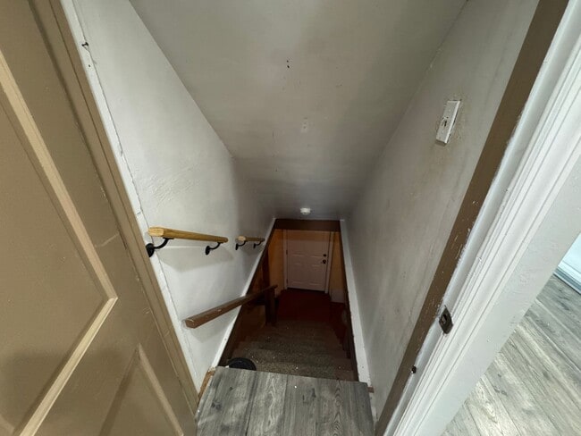 Building Photo - Spacious Private Oasis - 3 Bedroom 2 Bathroom House in Green Tree!