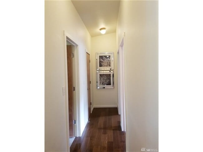 Building Photo - Bellevue 4 bedroom Home in Newport Hills!