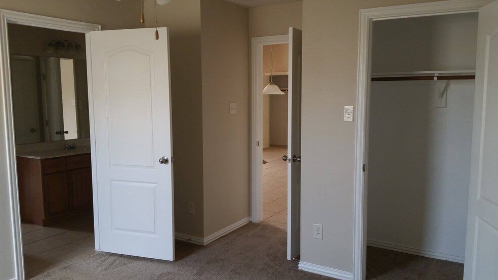 Building Photo - 3103 Wagon Trail Dr