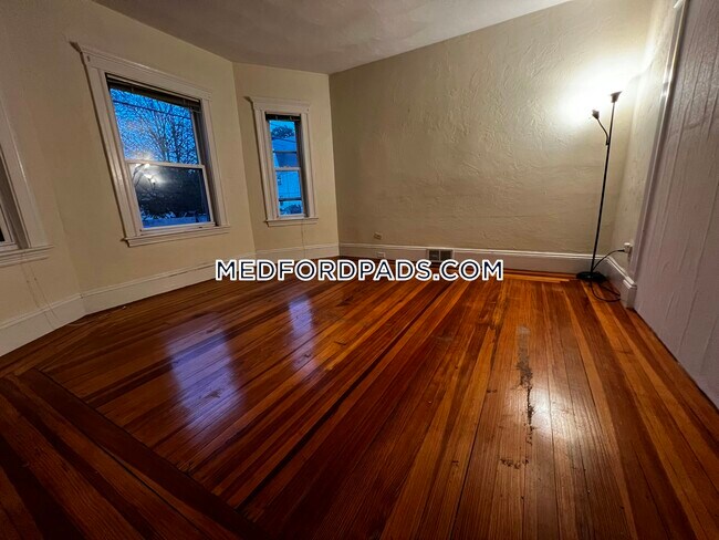 Building Photo - 128 Princeton St