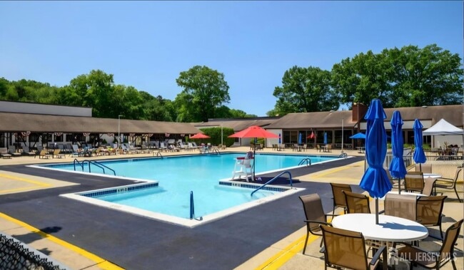 Building Photo - 11 Pine Cluster Cir