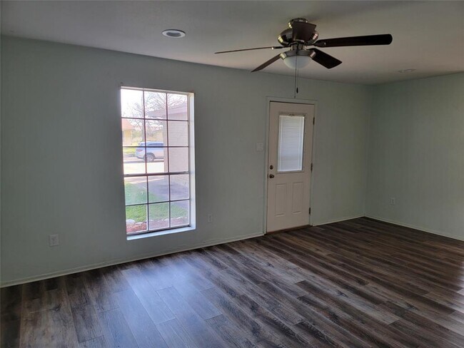 Building Photo - 257 Austin St