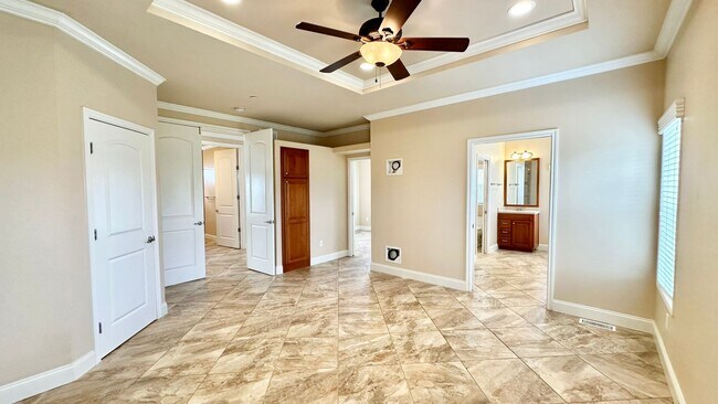 Building Photo - Stunning Single-Story with Spacious Deck, Panoramic Views, on Gated/Fenced Property!