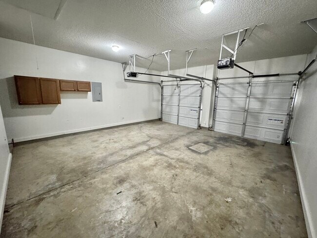 Building Photo - 12240 Longleaf Oak Trail