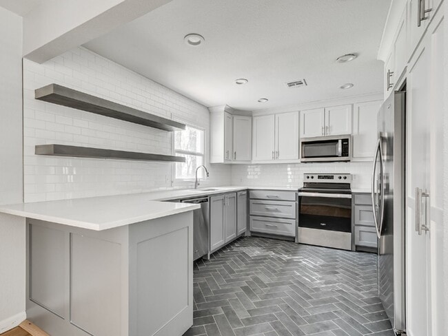 Building Photo - Beautiful Home Just Minutes from the OU Campus!