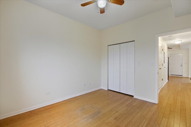 Building Photo - 56 E 50th St