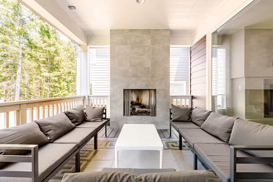 Building Photo - 4952 Amherst Way SW