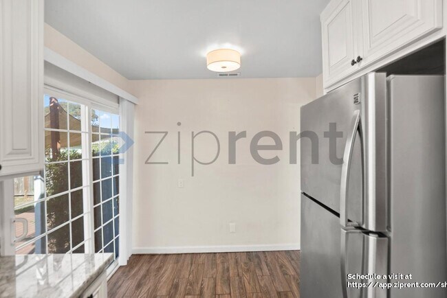 Building Photo - 431 42nd St