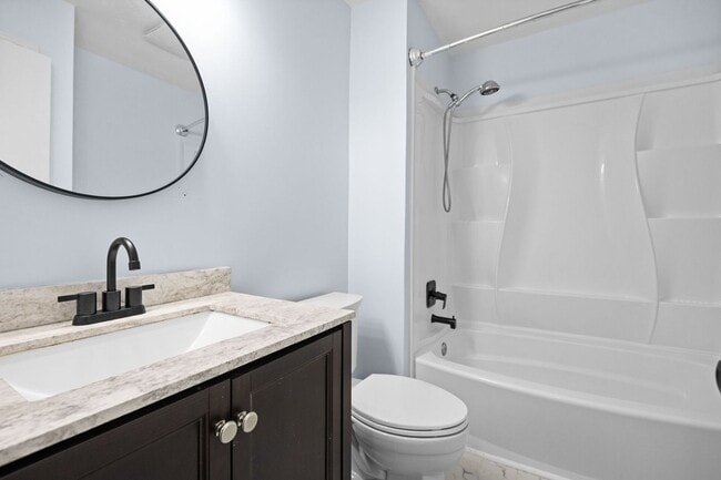 Building Photo - Fully Renovated Condo for Rent in Virginia...