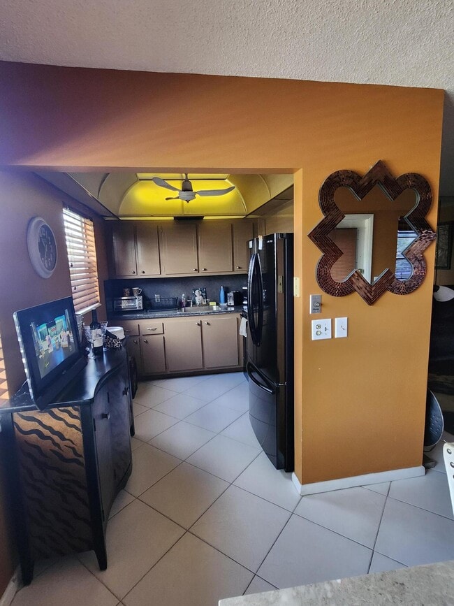 Building Photo - 113 Mansfield C