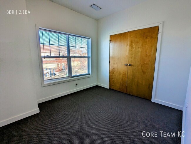 Building Photo - 2911 Cherry St