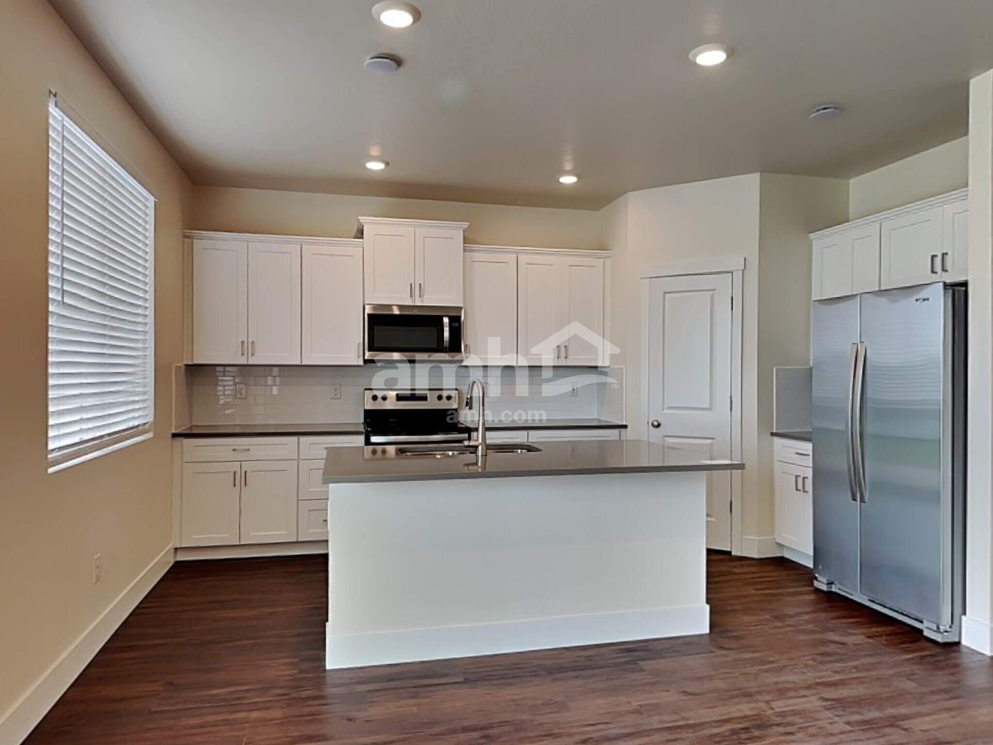 Building Photo - 4089 N Keklik Ave