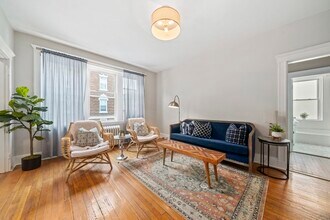 Building Photo - 229 Kelton St