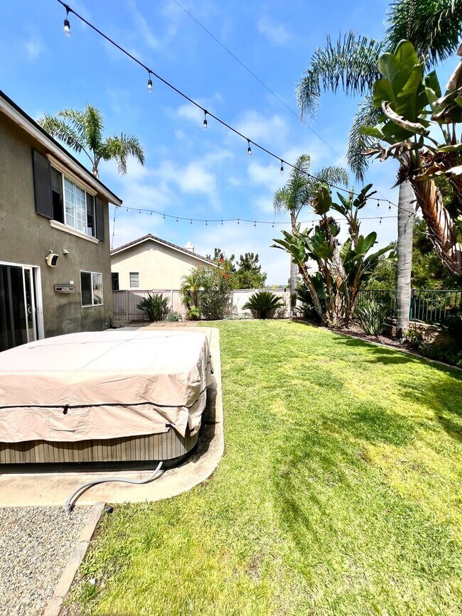Building Photo - Elegant 3-Bedroom Home in Gated Vista Comm...