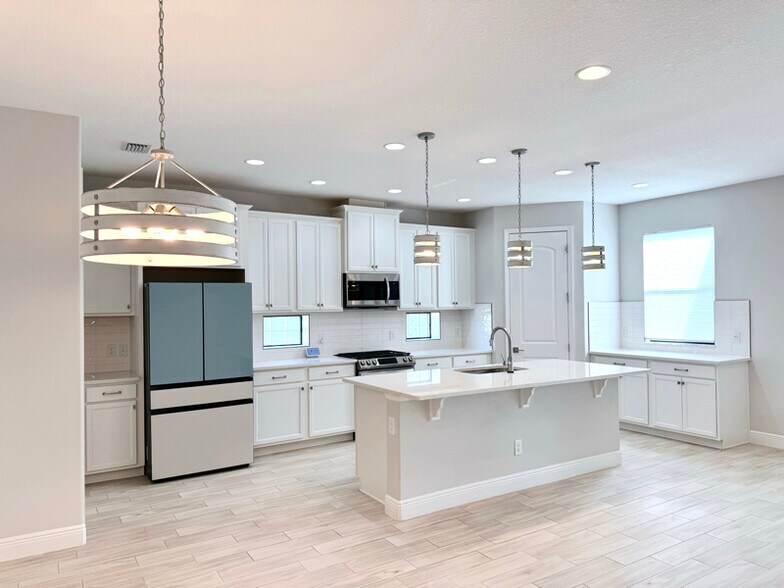 Building Photo - 7917 Dobre Wy