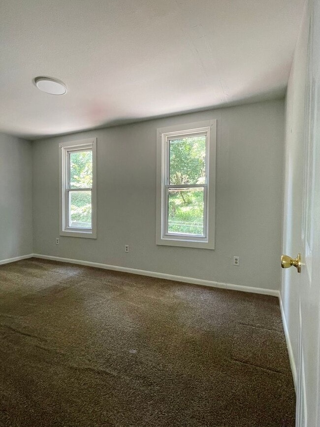 Building Photo - Charming 2 Bed / 1 Bath Single-Family Home...