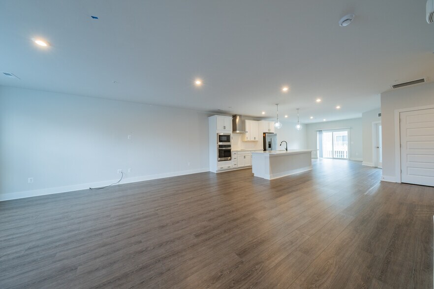 Building Photo - 2707 Acadia Dr